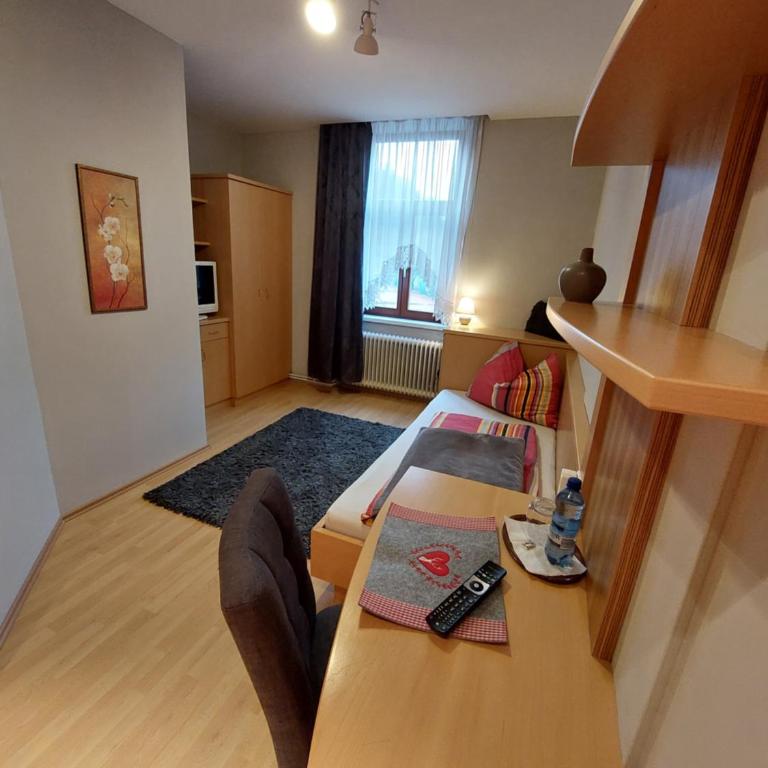 3 Raben - Leoben - Zimmer für Geschäftsreisende, Urlauber, Monteure und Handwerker, Polski Pensjonat Austria - Camera Singola con Bagno Privato - 7