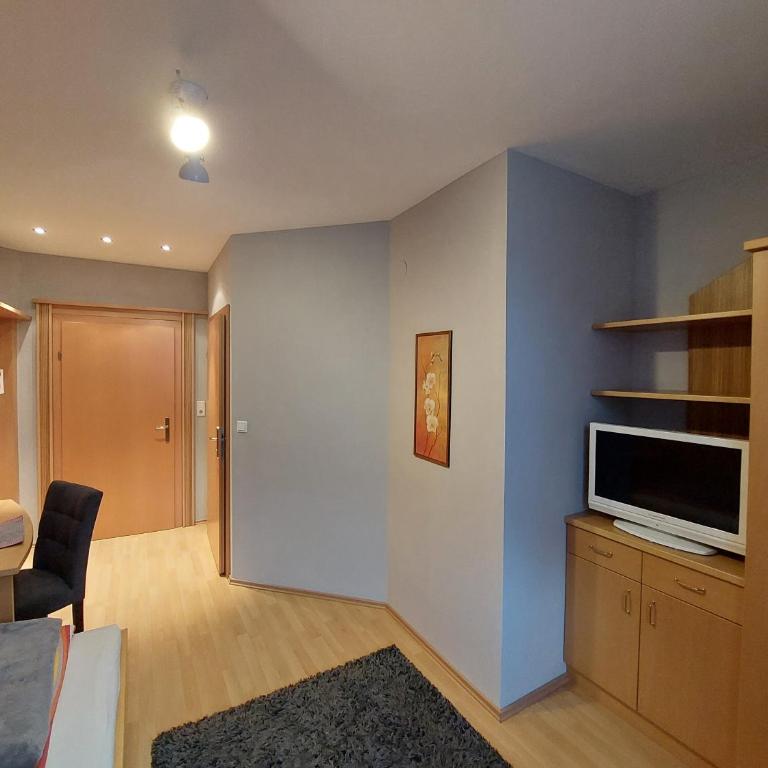 3 Raben - Leoben - Zimmer für Geschäftsreisende, Urlauber, Monteure und Handwerker, Polski Pensjonat Austria - Camera Singola con Bagno Privato - 6