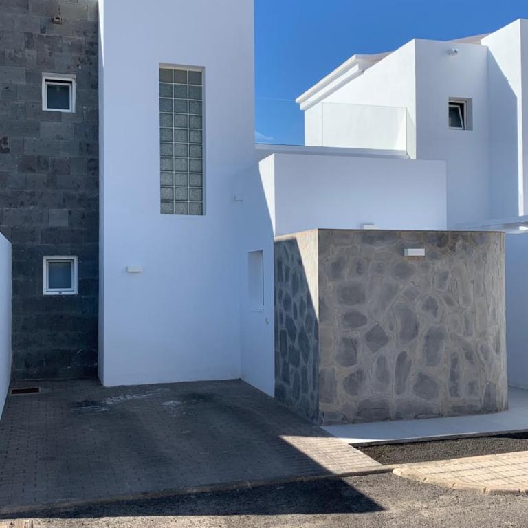 Trendy Casa Linea - Two-Bedroom House - 88