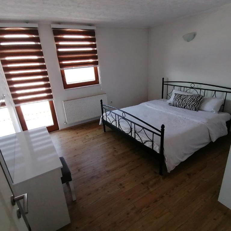 Garden Blue Sarajevo - free Parking - Deluks Apartman - 18