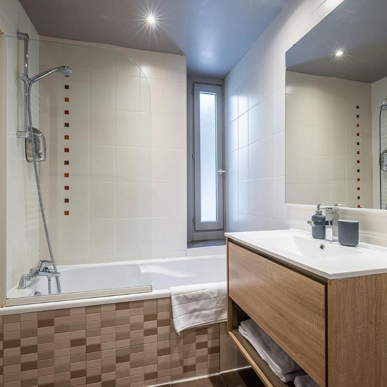 Eden Hotel, Apartments and Chalet Chamonix Les Praz - Chambre Double ou Lits Jumeaux - Vue sur Montagnes - 7