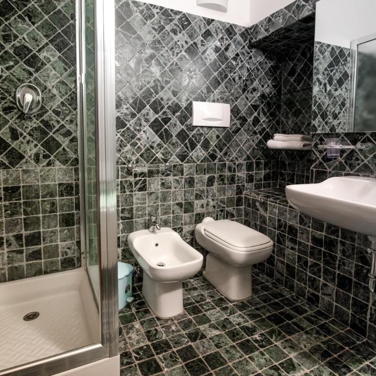 La Corte Del Re Suite & Rooms Arezzo - Junior Suite with City View - 8