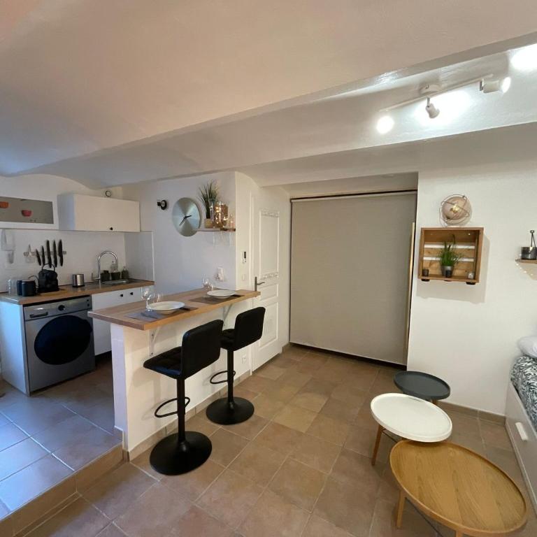 Studio vallon d'Azur à Carqueiranne - Appartement 1 Chambre - 6