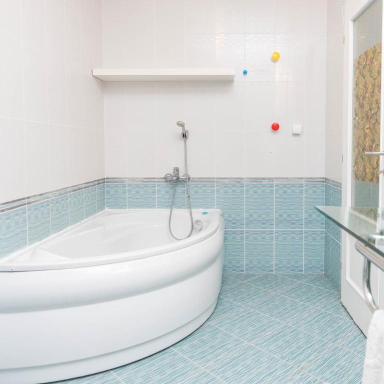 Villa Aurora - Three-Bedroom Apartment - 21