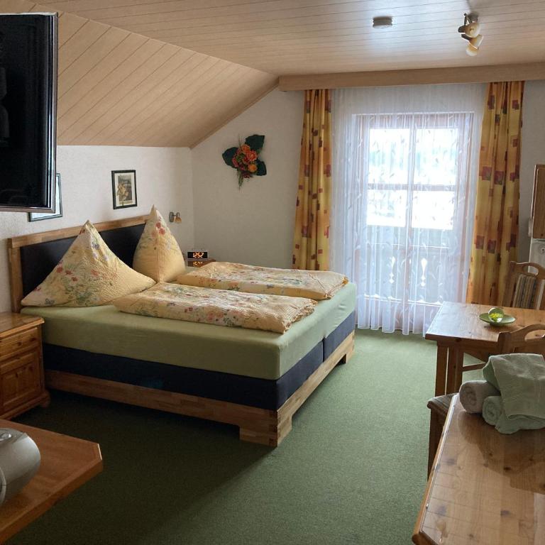 Gästehaus Biggi - Doppelzimmer mit Balkon - 5