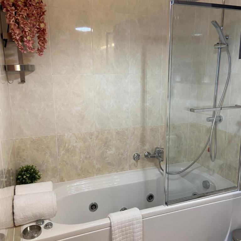 AGM Suite Rome Airport FCO - Attico Parco Leonardo - Appartamento con 1 Camera da Letto - 42