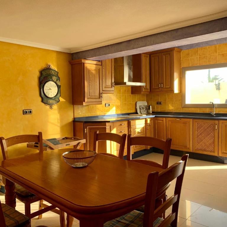 Chalet 5 dormitorios con piscina y jardín - Five-Bedroom House - 12