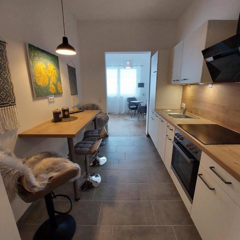 Boutique-Apartments Familie Jarosch Fieberbrunn "Freier Eintritt in das örtliche Hallenbad inklusive Saunalandschaft oder zum Badesee" - One-Bedroom Apartment with Shower - 2