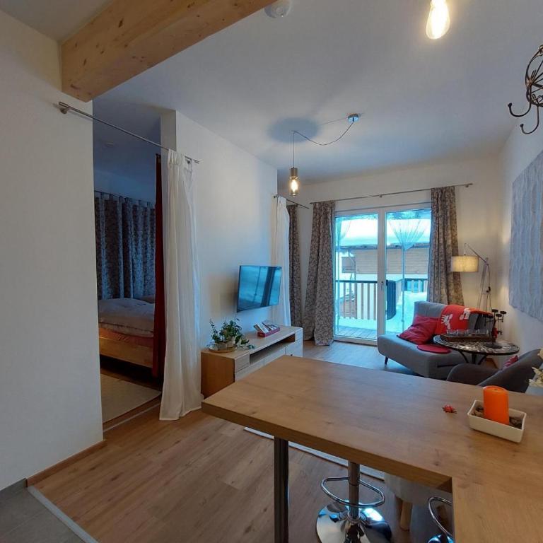 Boutique-Apartments Familie Jarosch Fieberbrunn "Freier Eintritt in das örtliche Hallenbad inklusive Saunalandschaft oder zum Badesee" - Apartment - 3