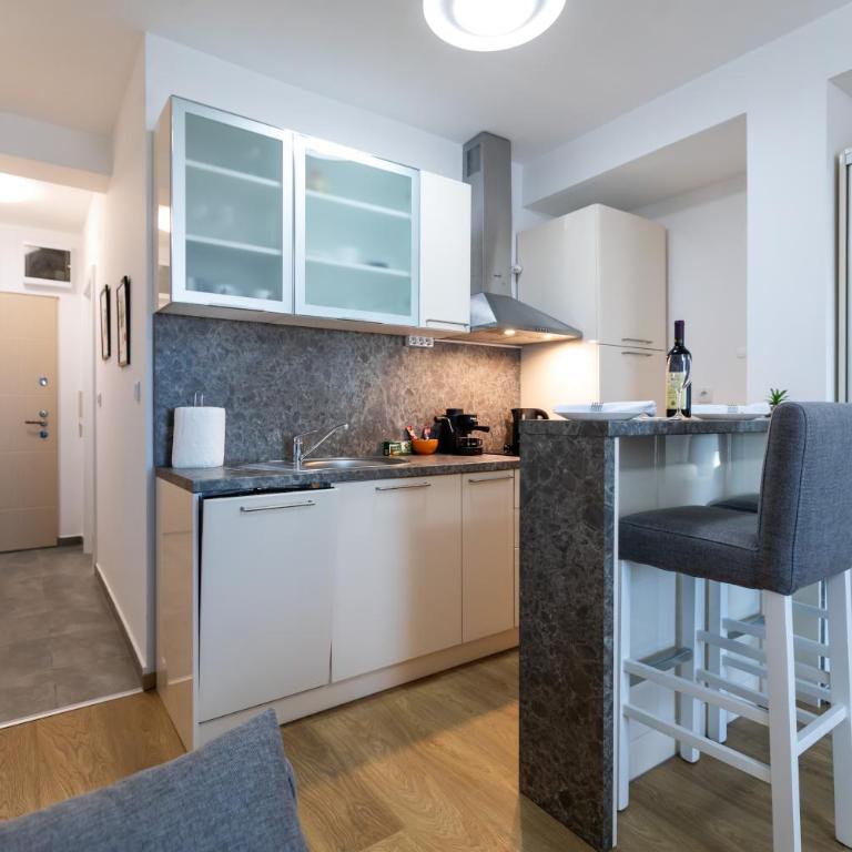 MB Apartment 2 - One-Bedroom Apartment - 10