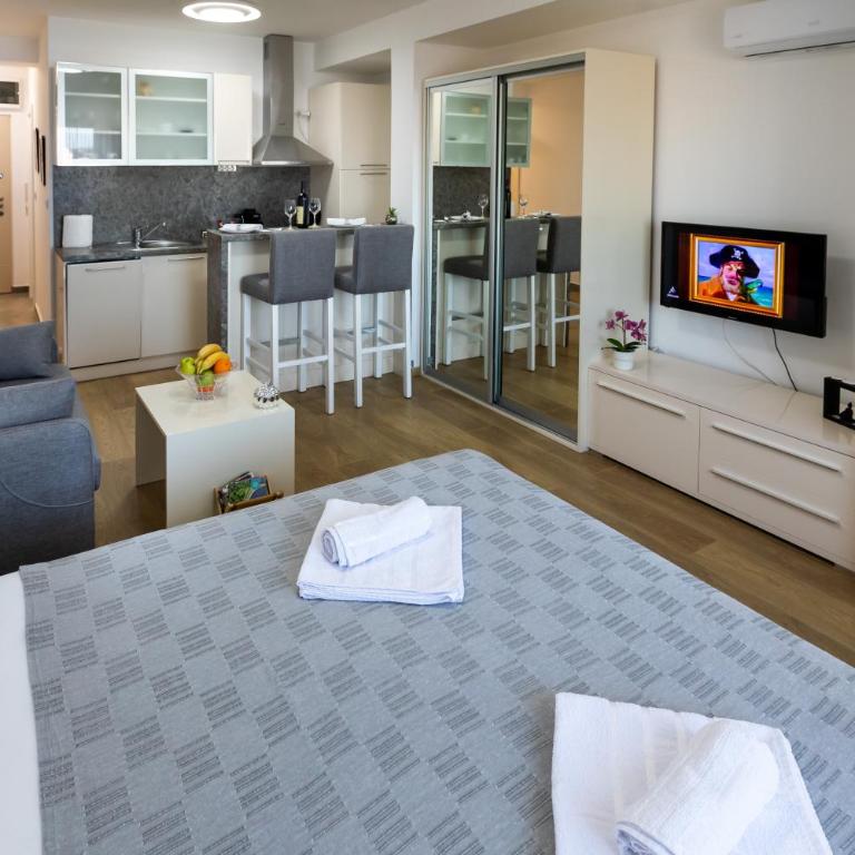 MB Apartment 2 - One-Bedroom Apartment - 8