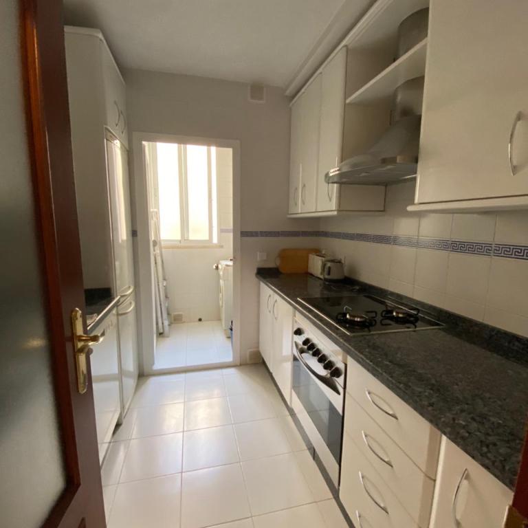 fantástico apartamento con parking avenida de cadiz - Apartamento de 2 dormitorios - 9