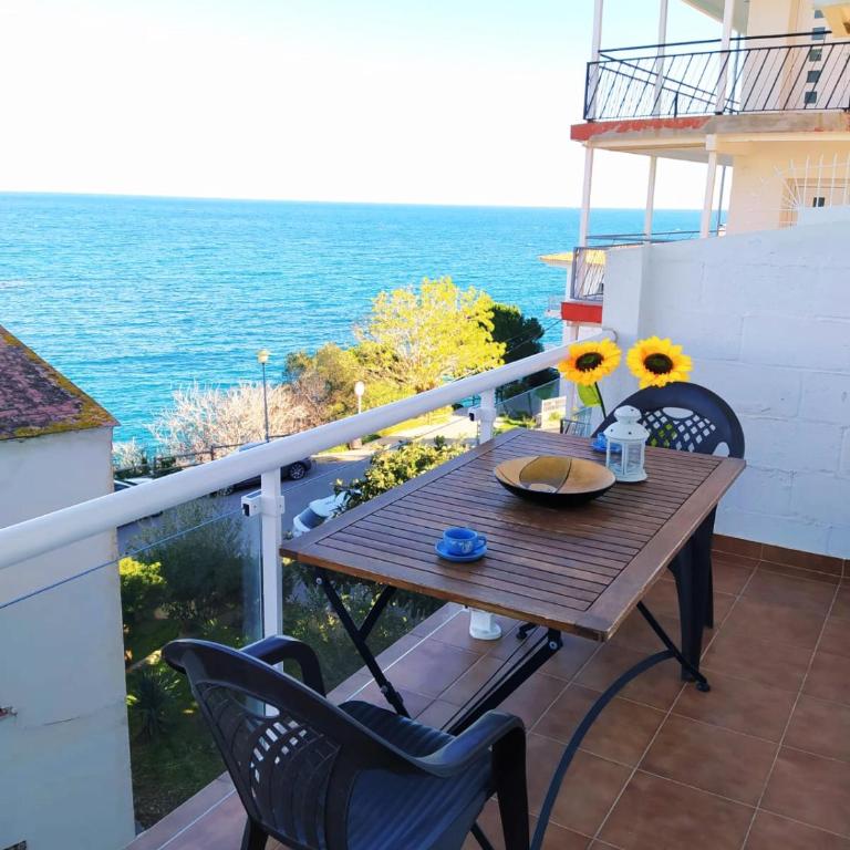 Ca la Nuri Pis 2 con Vistas al Mar - Apartamento de 1 dormitorio - 1