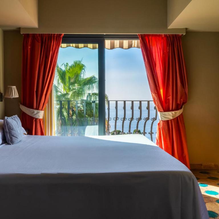 Hotel Villa Carlotta - Deluxe Double or Twin Room with Sea View - 1