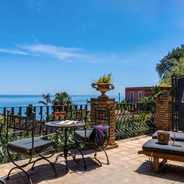 Hotel Villa Carlotta - Deluxe Suite with Sea View - 7