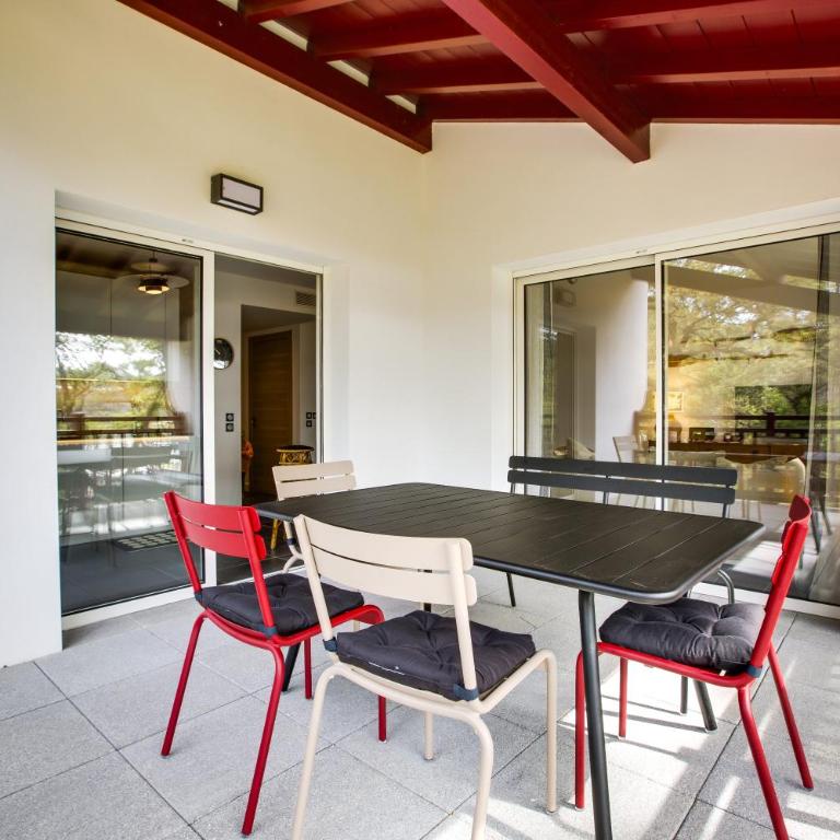 Lake Apart - Two-Bedroom Apartment - 3