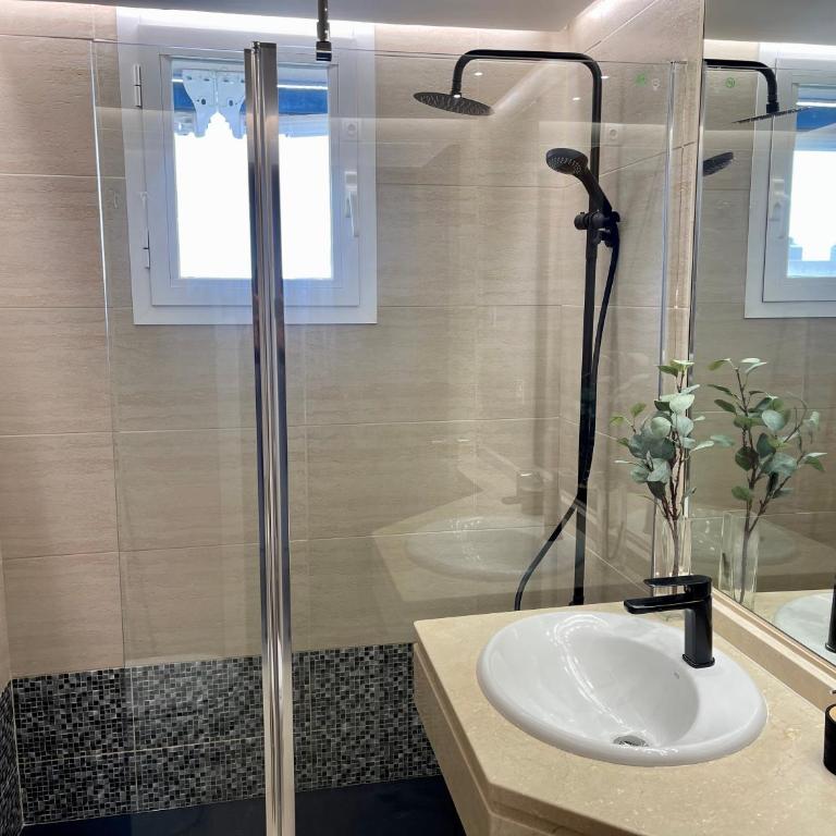 PUERTO BANUS BEACH ESPECTACULAR Atico - Two-Bedroom Apartment - 8