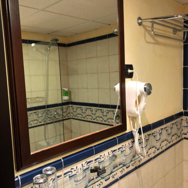 I AM La Posada Hotel and Apartment - Double Room with Private Bathroom - 13