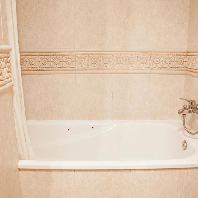 Apartamentos Carolina - Apartamento de 2 dormitorios con vistas a la calle (5 adultos) - 5