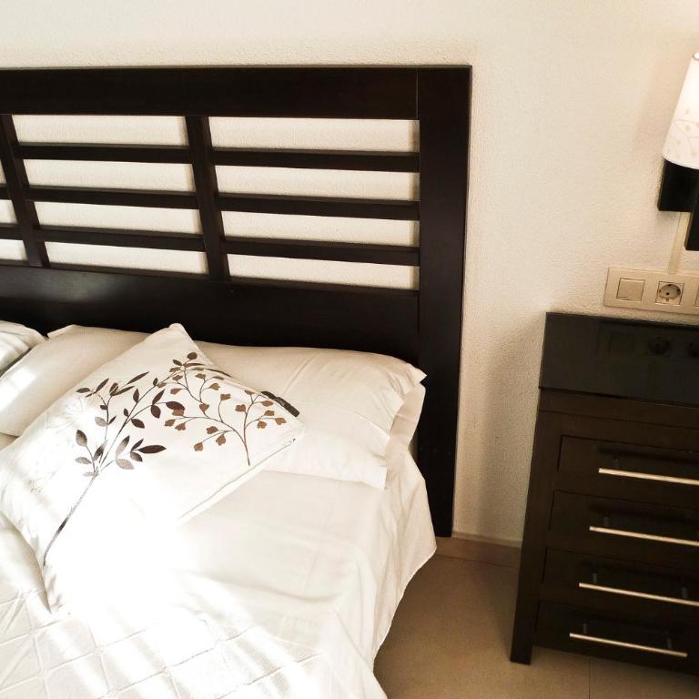 Apartamentos Carolina - Apartamento de 2 dormitorios con vistas a la calle (5 adultos) - 8