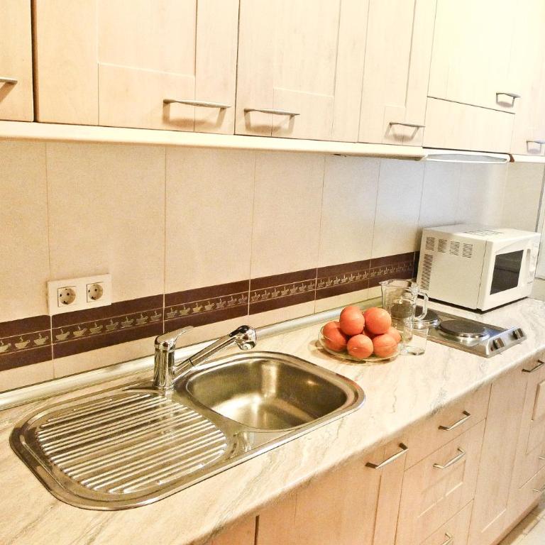Apartamentos Carolina - Apartamento de 2 dormitorios con vistas a la calle (5 adultos) - 12