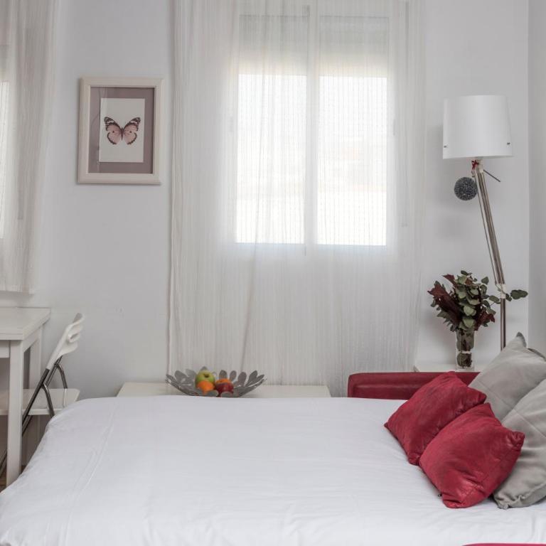 R&M ALOJAMIENTOS C/SIERPES 46 - Apartamento de 1 dormitorio - 42