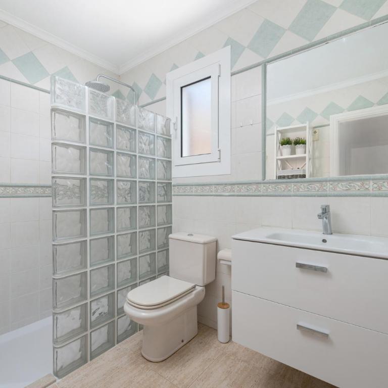 Casa Hawaii - Three-Bedroom House - 24