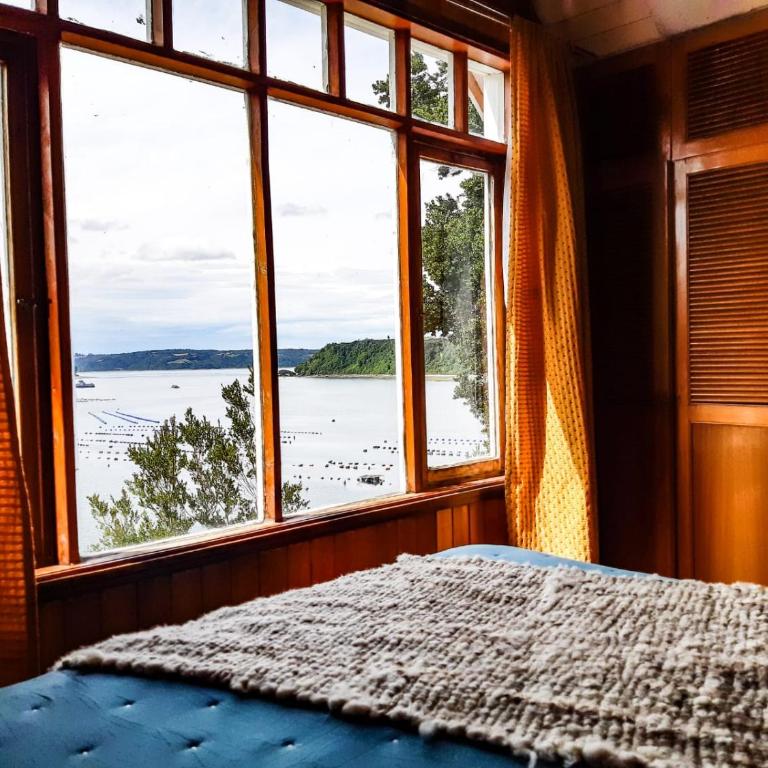 Chiloé-Quemchi Casa con vista al mar y sendero a la playa - Three-Bedroom House - 2