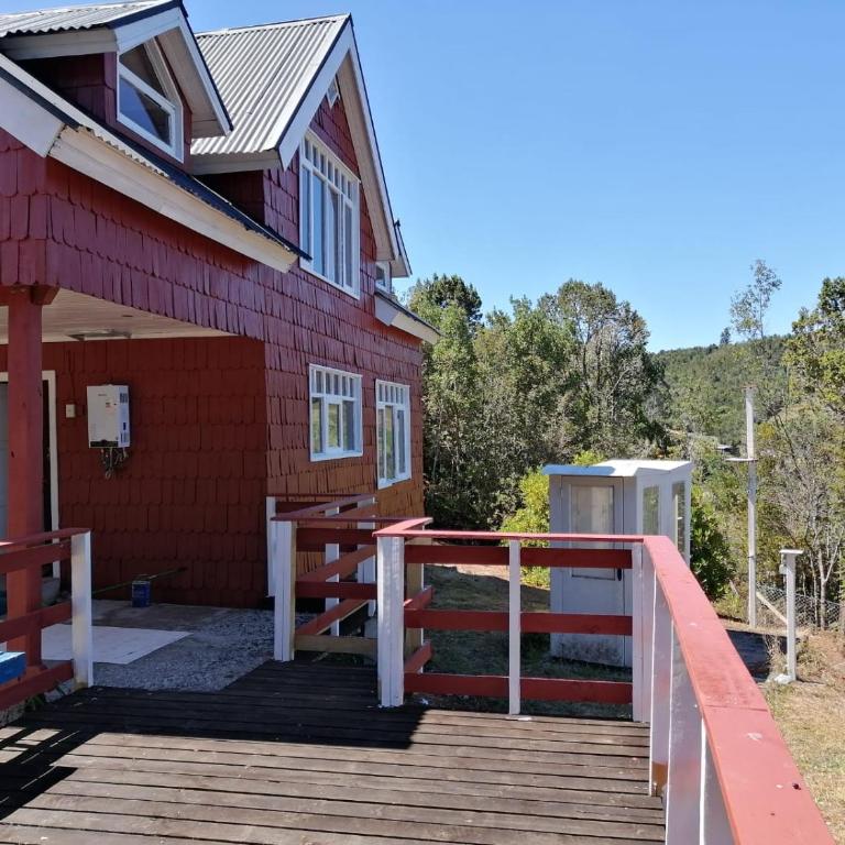 Chiloé-Quemchi Casa con vista al mar y sendero a la playa - Three-Bedroom House - 3