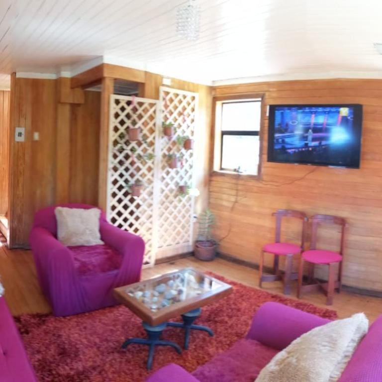 Chiloé-Quemchi Casa con vista al mar y sendero a la playa - Three-Bedroom House - 11