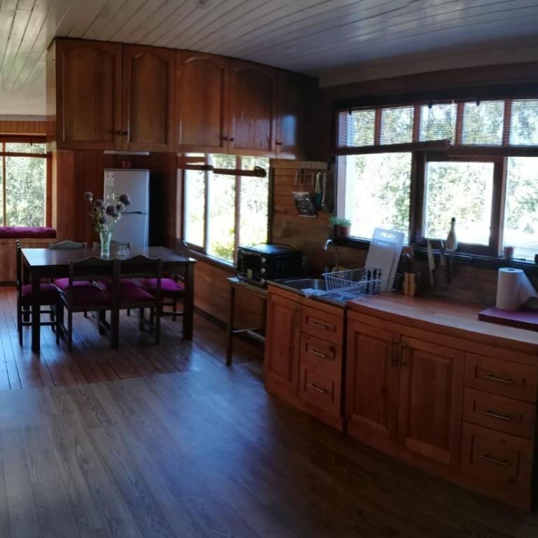 Chiloé-Quemchi Casa con vista al mar y sendero a la playa - Three-Bedroom House - 16