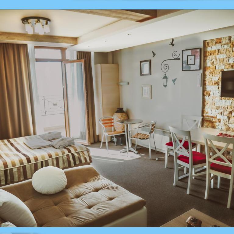 MILMARI CENTRAL Private apartments - Family Room with Mountain View - 9