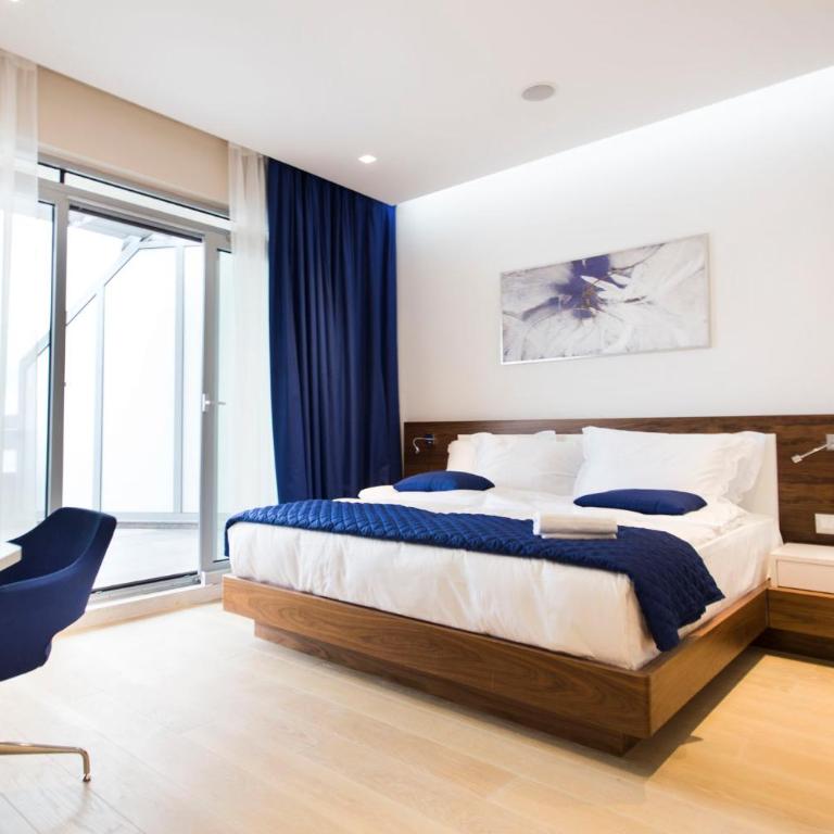 Hotel TQ Plaza - Superior Dvokrevetna Soba sa Bračnim Krevetom i Balkonom - 1