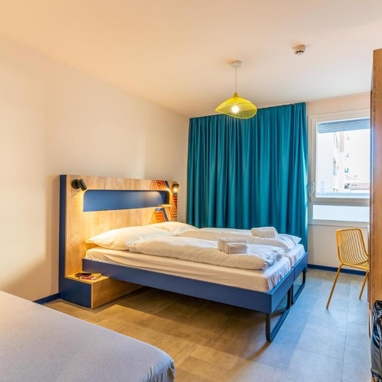 MEININGER Marseille Centre la Joliette - Chambre Triple - 1