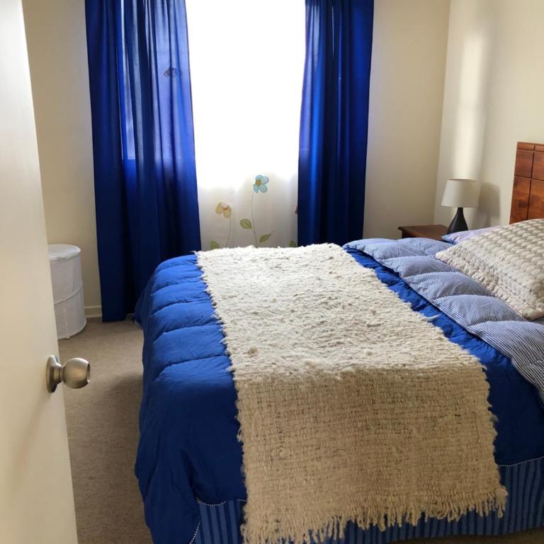 Comoda y amplia casa en sector residencial - Three-Bedroom House - 5