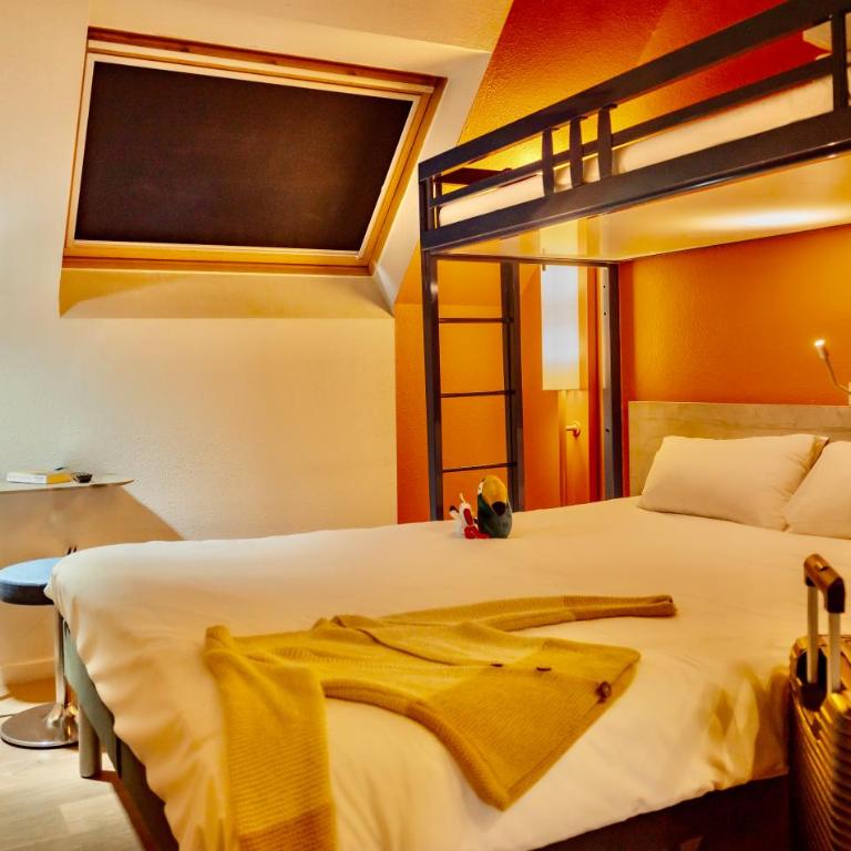 ibis Budget Colmar Centre Gare - Chambre Triple avec 1 Lit Double et 1 Lit Superposé - 9