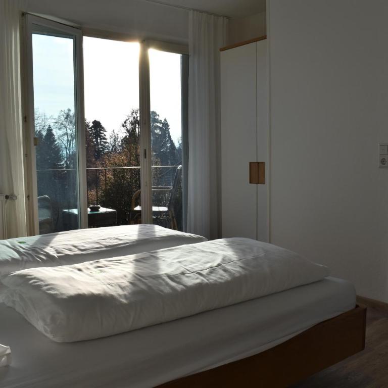 Hotel Lindenallee - Doppelzimmer mit Balkon und Parkblick - 12