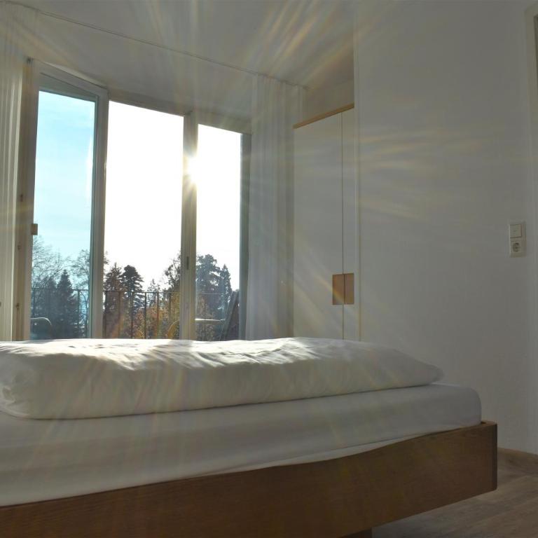 Hotel Lindenallee - Doppelzimmer mit Balkon und Parkblick - 5