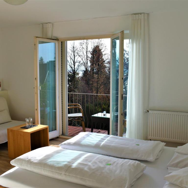 Hotel Lindenallee - Doppelzimmer mit Balkon und Parkblick - 1