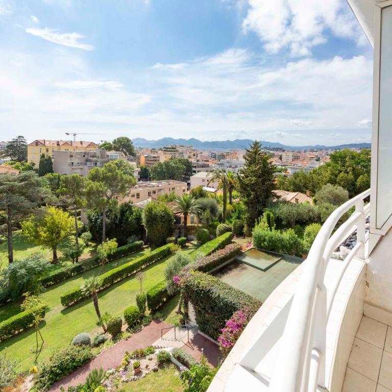 Appartement entièrement équipé de 105 m2 avec vue mer et collines - Appartement 3 Chambres - 2