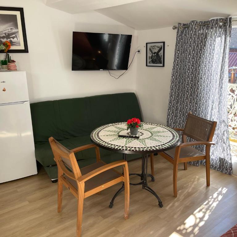 Art Apparts coeur de ville - Studio avec Balcon - 4e Étage - 2