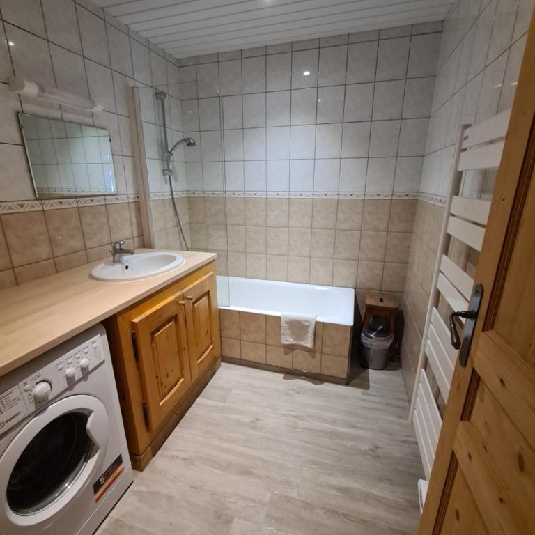 Apartment Residence Les Alpages - Three-Bedroom Apartment - 8