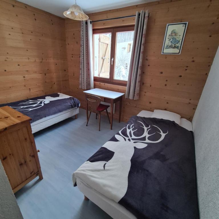Apartment Residence Les Alpages - Three-Bedroom Apartment - 12