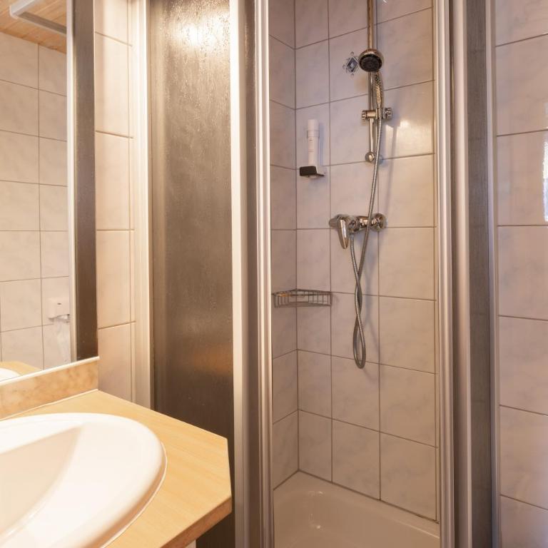 Eggerhof - Familienzimmer (2 Erwachsene + 2 Kinder) - 7