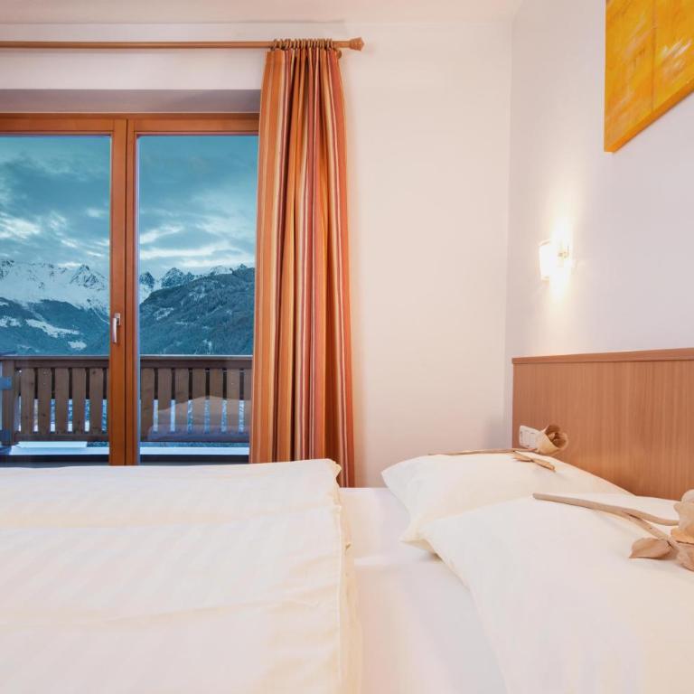 Apart Hotel Neier - Four-Bedroom Apartment with Balcony - 4