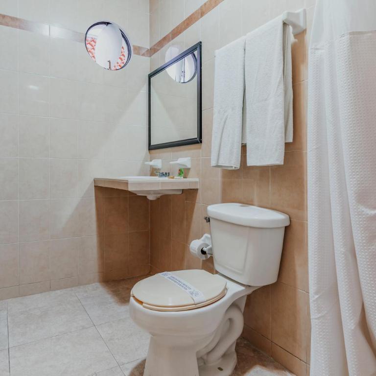 Hotel Santa María Mérida - Standard Double Room with Two Double Beds - 12