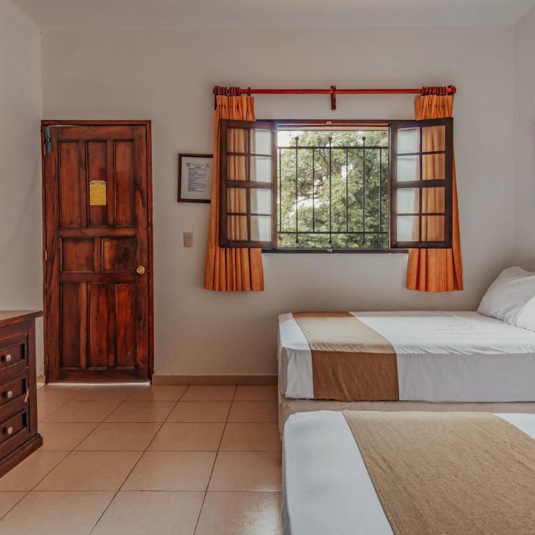 Hotel Santa María Mérida - Standard Double Room with Two Double Beds - 11