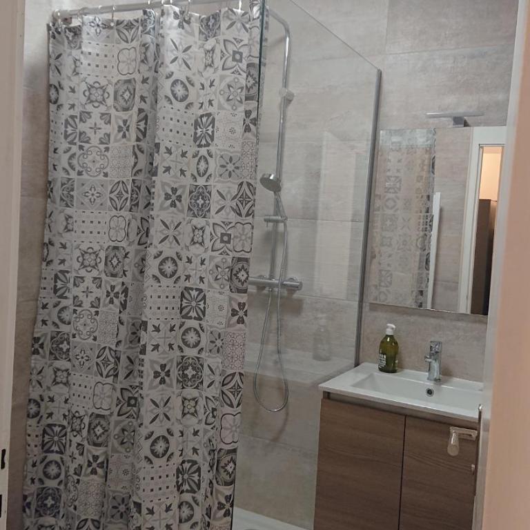 Appartement T2 45 M2 Meublé 3 étoiles tout confort hyper centre de Dax - Appartement 1 Chambre - 22