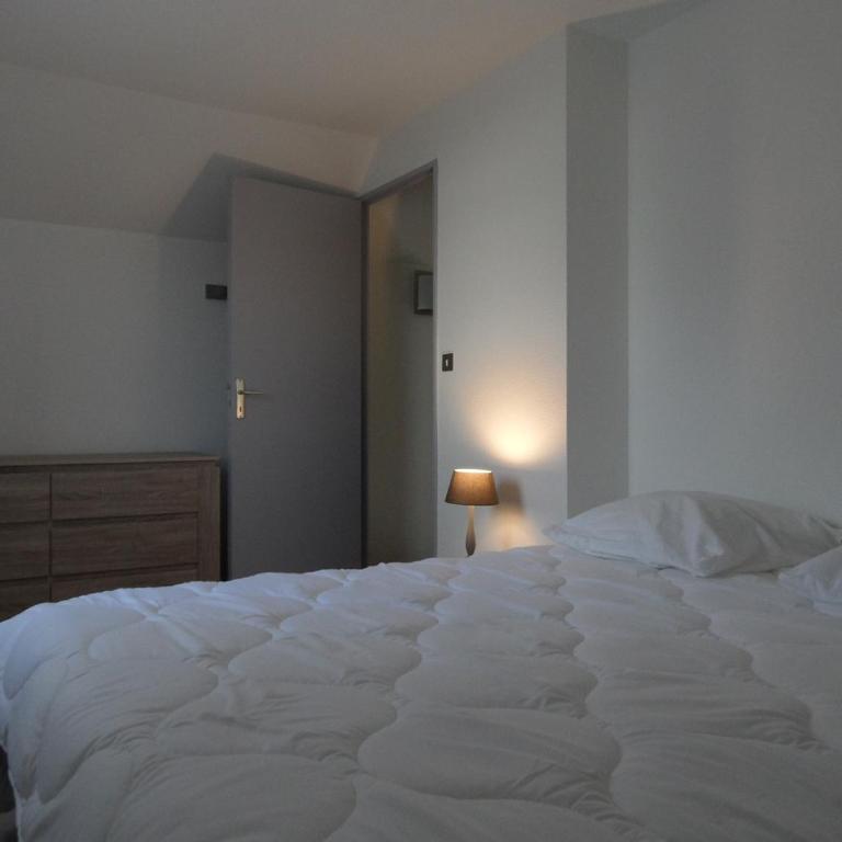 REF 122 Appartement 4 pièces pour six personnes avec piscine et cours de tennis Port Crouesty ARZON - Appartement 3 Chambres - 9