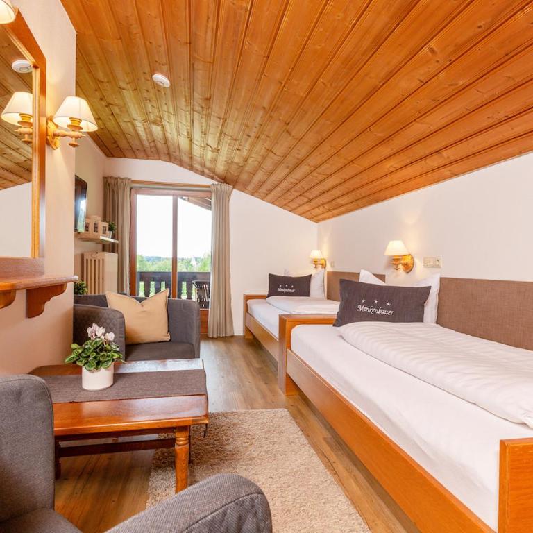Gästehaus Menkenbauer inkl. Chiemgaukarte - Deluxe Doppelzimmer - 2